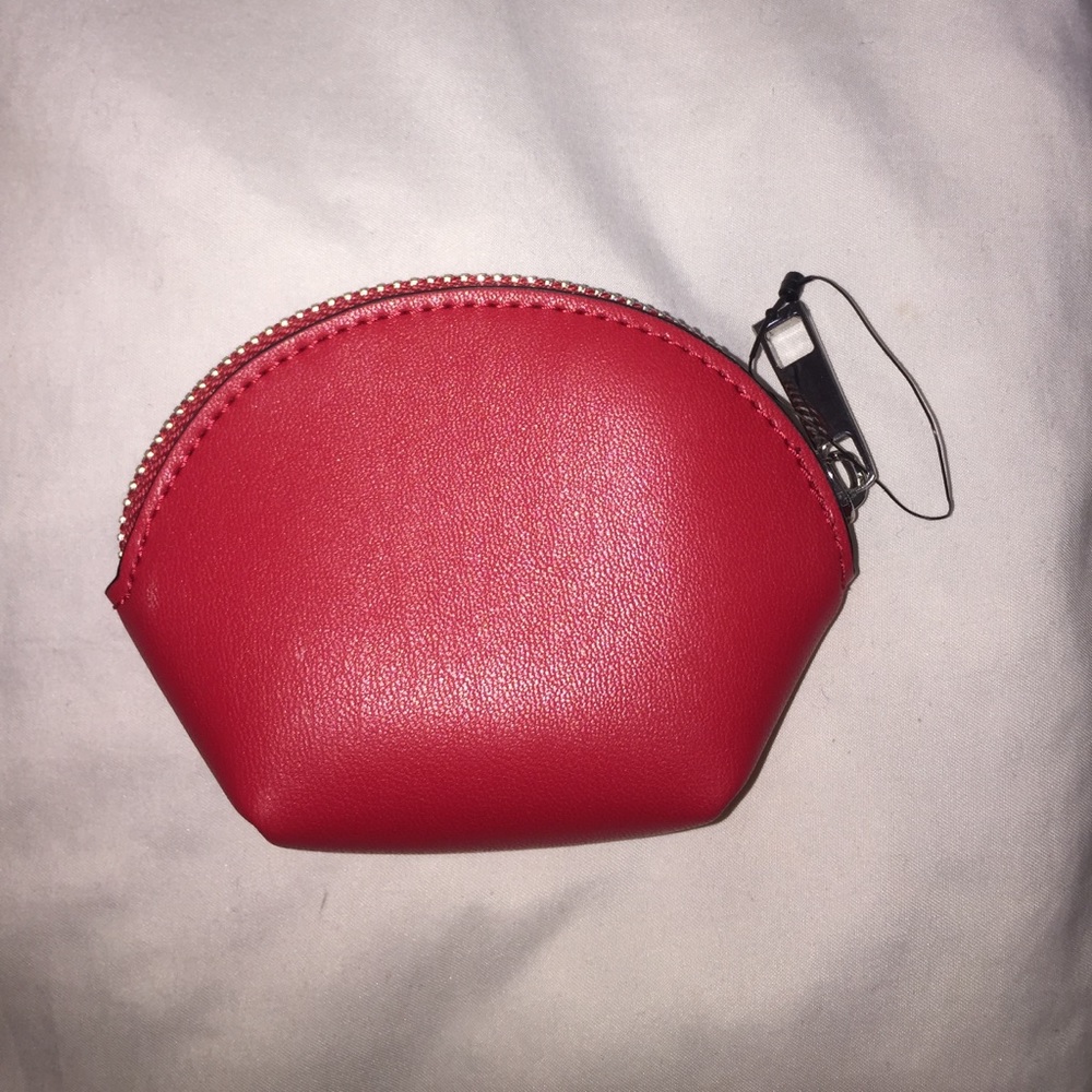 Red change holder